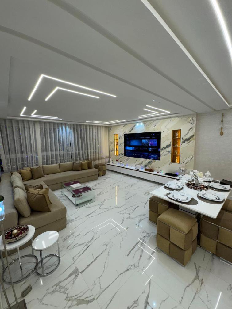 Luxe Tangier