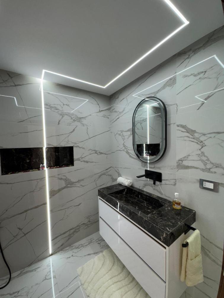 Luxe Apartment *